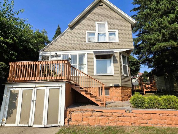 1027 S Lincoln Drive, Hancock, MI 49930