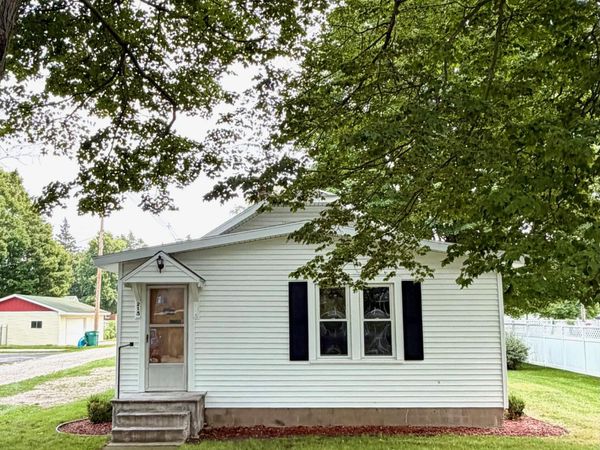 215 S Jane Street, Centreville, MI 49032