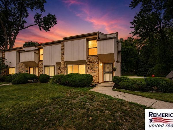 23532 Lahser Road, Southfield, MI 48033
