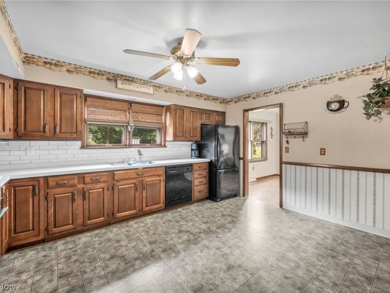 202 Roosevelt Drive, Geneva, OH 44041 Photo 13