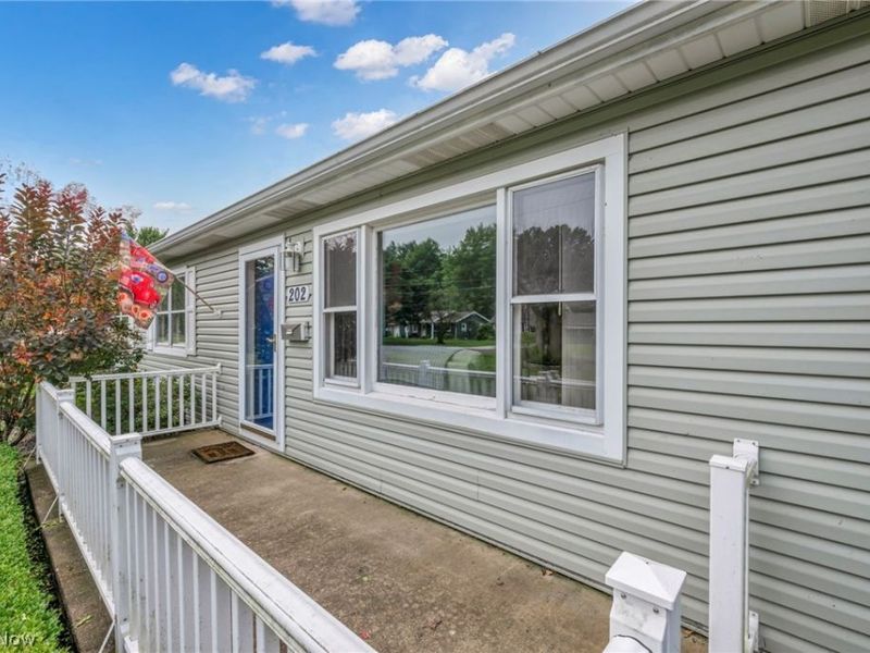 202 Roosevelt Drive, Geneva, OH 44041 Photo 3
