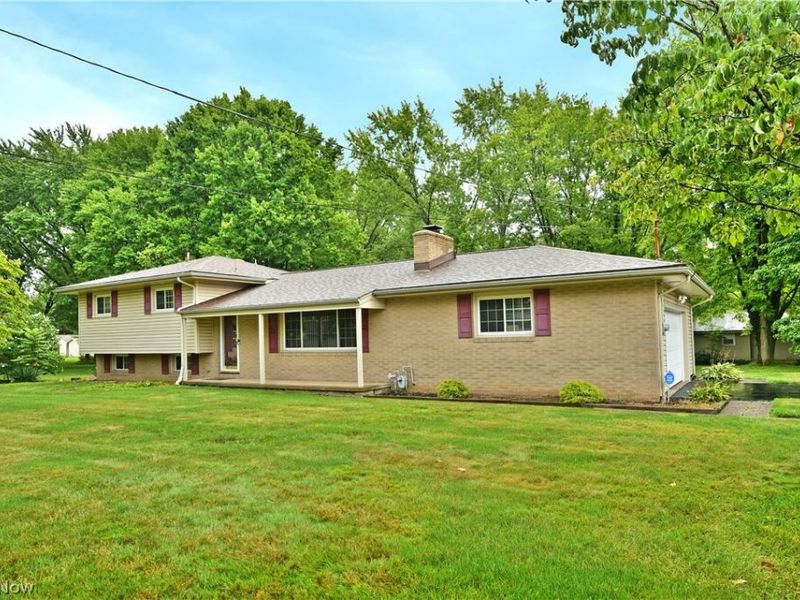 3246 Circle Drive, Cortland, OH 44410 Photo 2