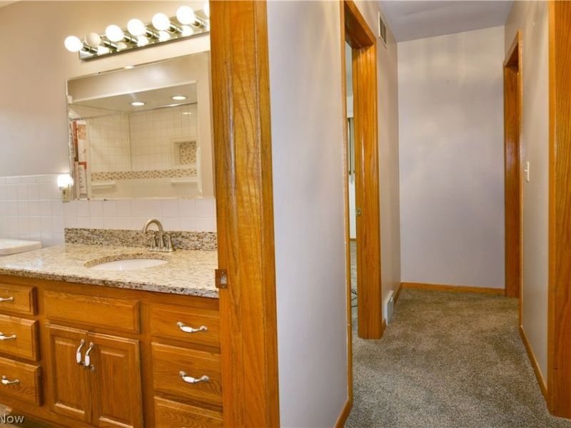 3246 Circle Drive, Cortland, OH 44410 Photo 22