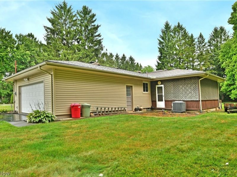 3246 Circle Drive, Cortland, OH 44410 Photo 3