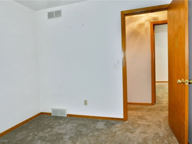 3246 Circle Drive, Cortland, OH 44410 Photo 36