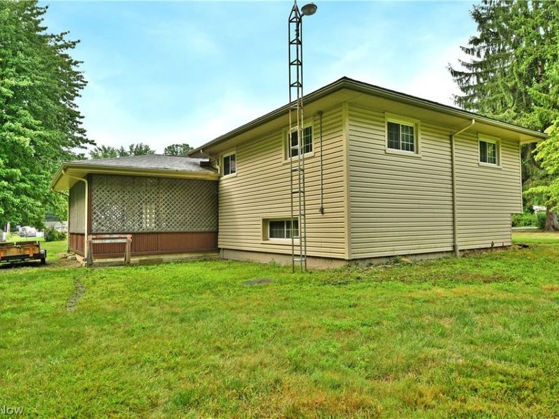 3246 Circle Drive, Cortland, OH 44410 Photo 4
