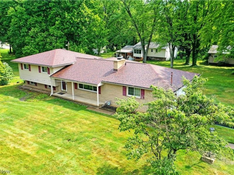 3246 Circle Drive, Cortland, OH 44410 Photo 5