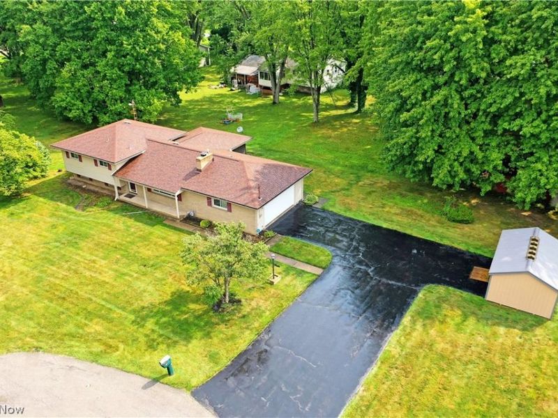 3246 Circle Drive, Cortland, OH 44410 Photo 6