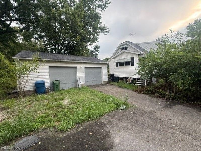 1934 Myersville Road, Akron, OH 44312 Photo 2
