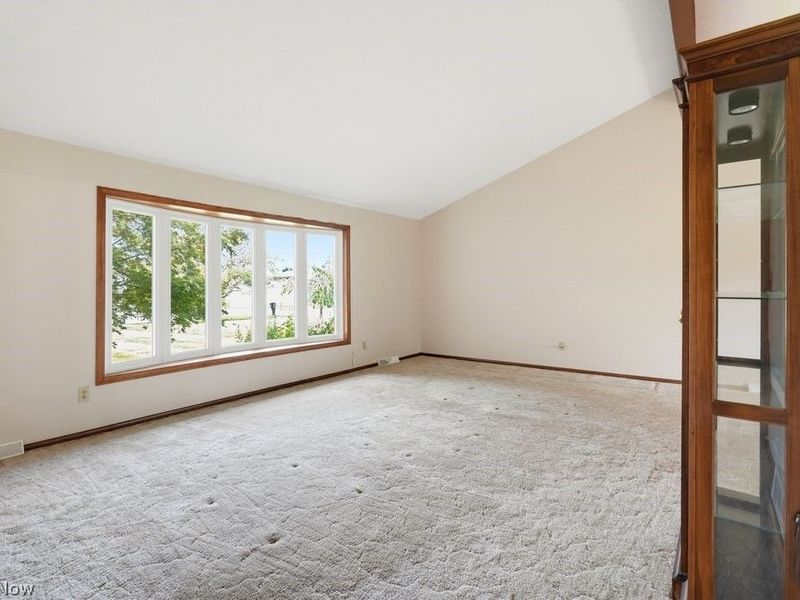 16331 Canterbury Drive, Strongsville, OH 44136 Photo 12