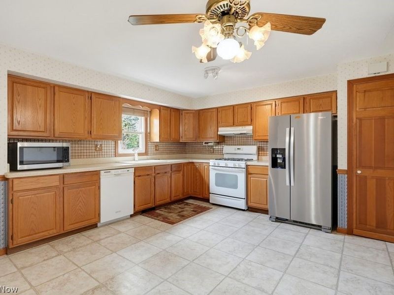 16331 Canterbury Drive, Strongsville, OH 44136 Photo 19