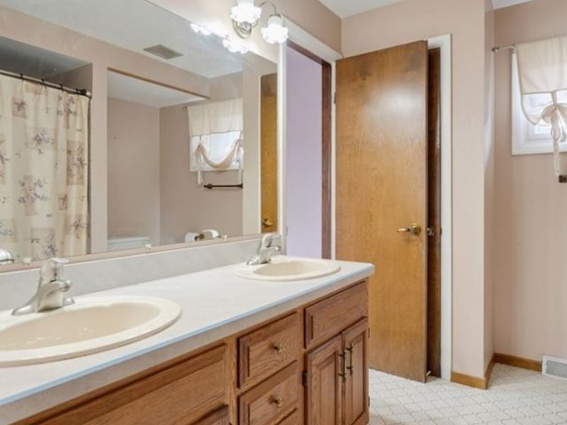16331 Canterbury Drive, Strongsville, OH 44136 Photo 40