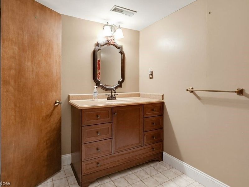 16331 Canterbury Drive, Strongsville, OH 44136 Photo 43