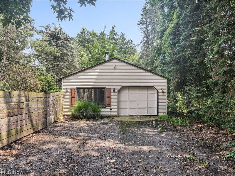 773 Dan Street, Akron, OH 44310 Photo 32