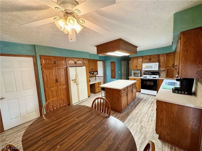 6385 Harbor Drive NW, Canton, OH 44718 Photo 11