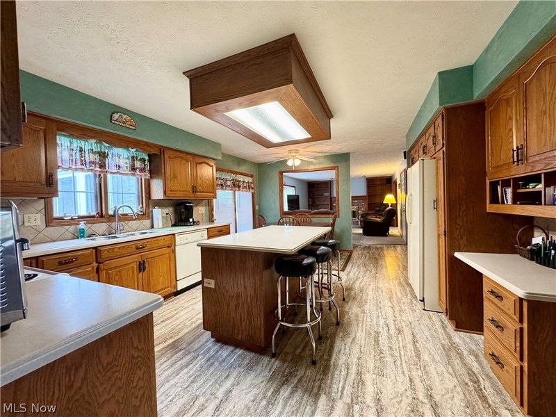 6385 Harbor Drive NW, Canton, OH 44718 Photo 9