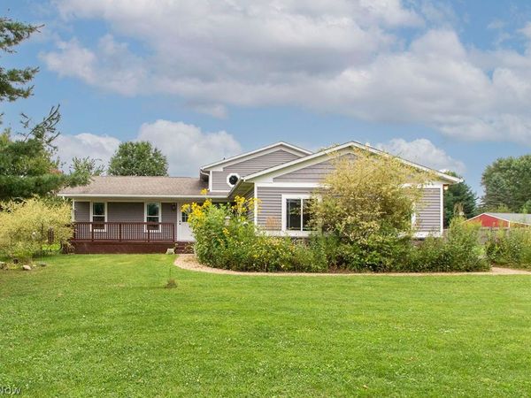 7311 Meadow View Drive, Seville, OH 44273