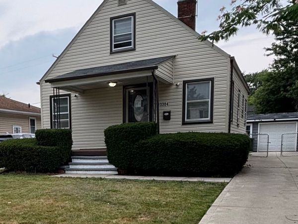 13304 St James Avenue, Cleveland, OH 44135