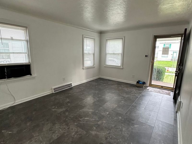 13304 St James Avenue, Cleveland, OH 44135 Photo 5