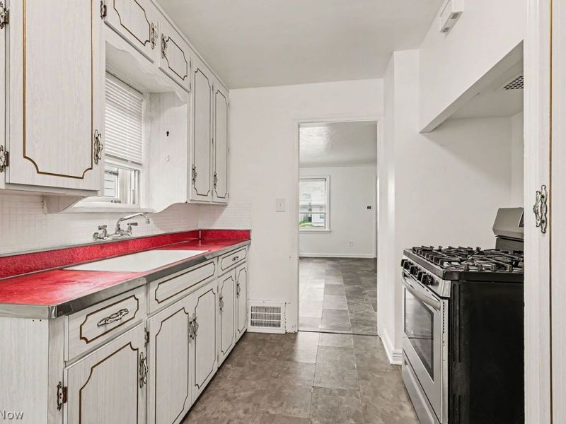 13304 St James Avenue, Cleveland, OH 44135 Photo 8