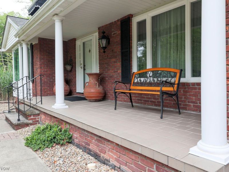 28399 Orange Meadow Lane, Orange, OH 44022 Photo 2