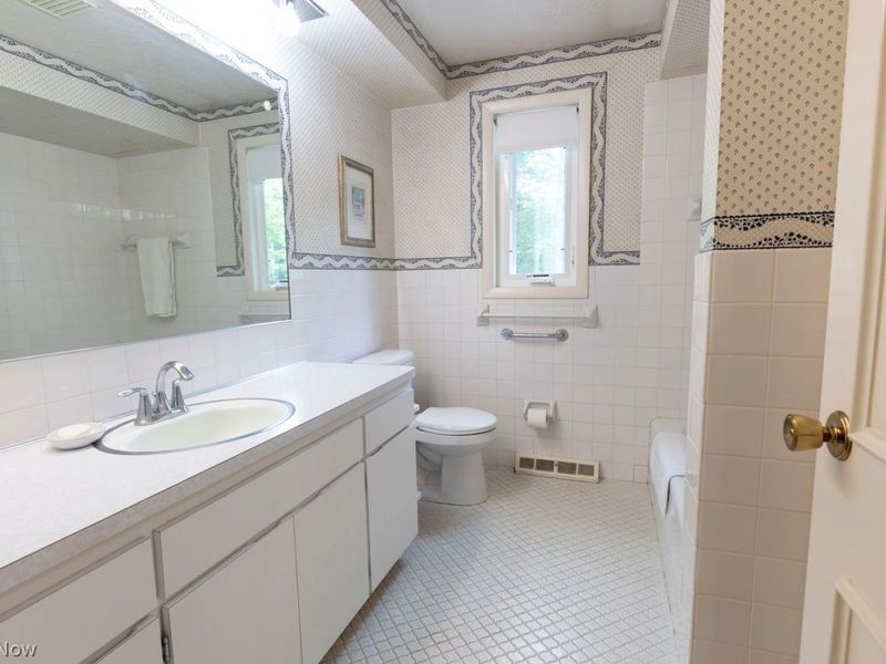 28399 Orange Meadow Lane, Orange, OH 44022 Photo 21