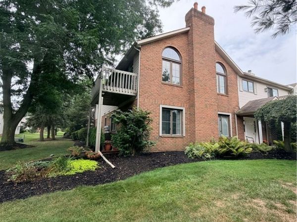 140 Holl Road NE, Unit D, North Canton, OH 44720