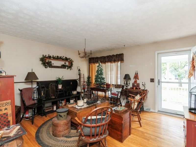 737 Georgetown Avenue, Elyria, OH 44035 Photo 2