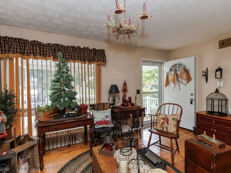 737 Georgetown Avenue, Elyria, OH 44035 Photo 4