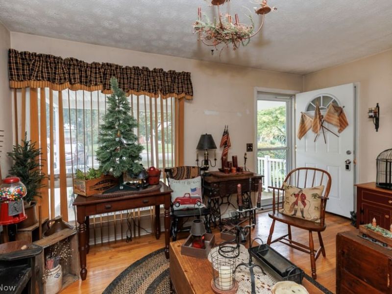 737 Georgetown Avenue, Elyria, OH 44035 Photo 5