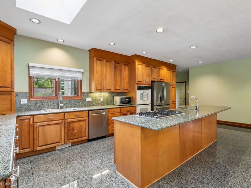 6146 Penfield Lane, Solon, OH 44139 Photo 10