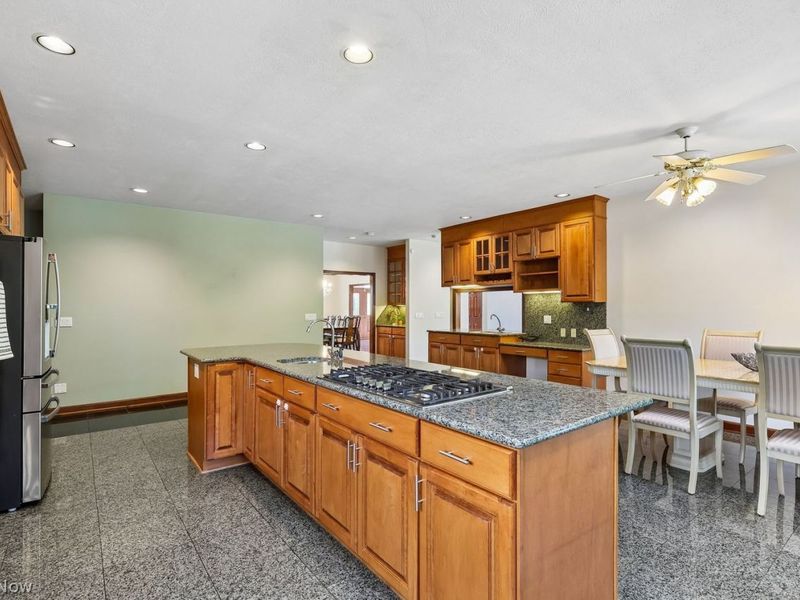 6146 Penfield Lane, Solon, OH 44139 Photo 11