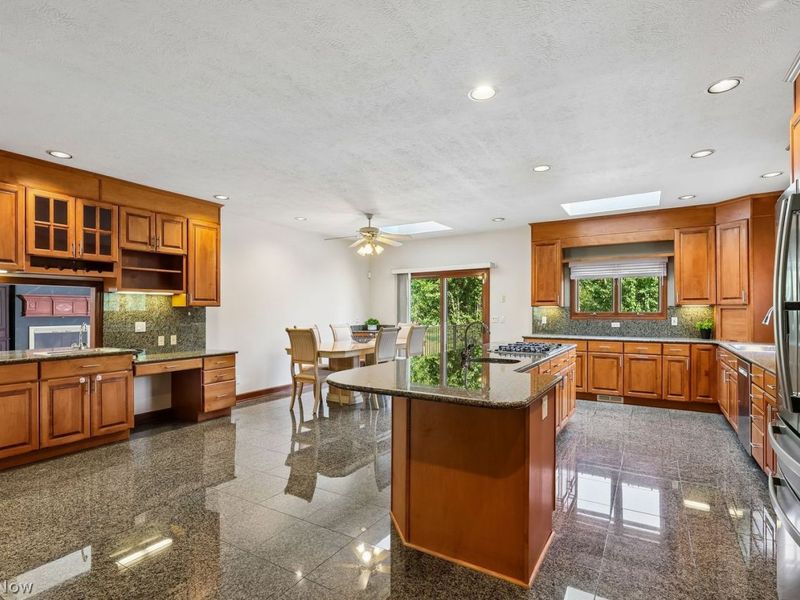 6146 Penfield Lane, Solon, OH 44139 Photo 12