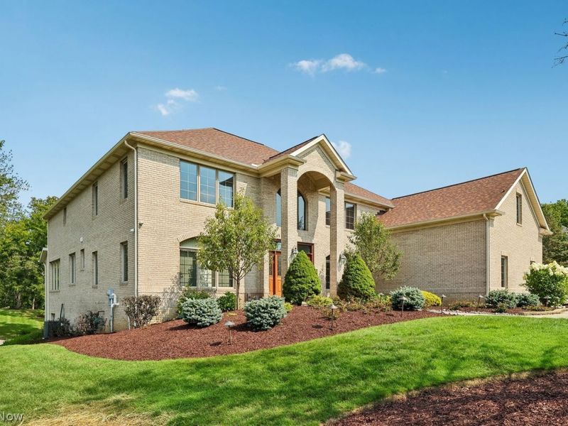 6146 Penfield Lane, Solon, OH 44139 Photo 2