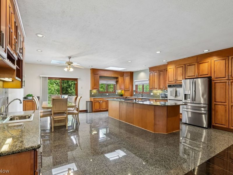 6146 Penfield Lane, Solon, OH 44139 Photo 9