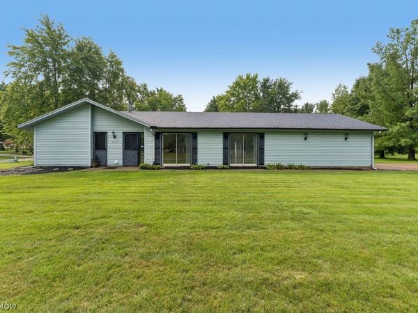 6372 Creekside Lane, North Ridgeville, OH 44039