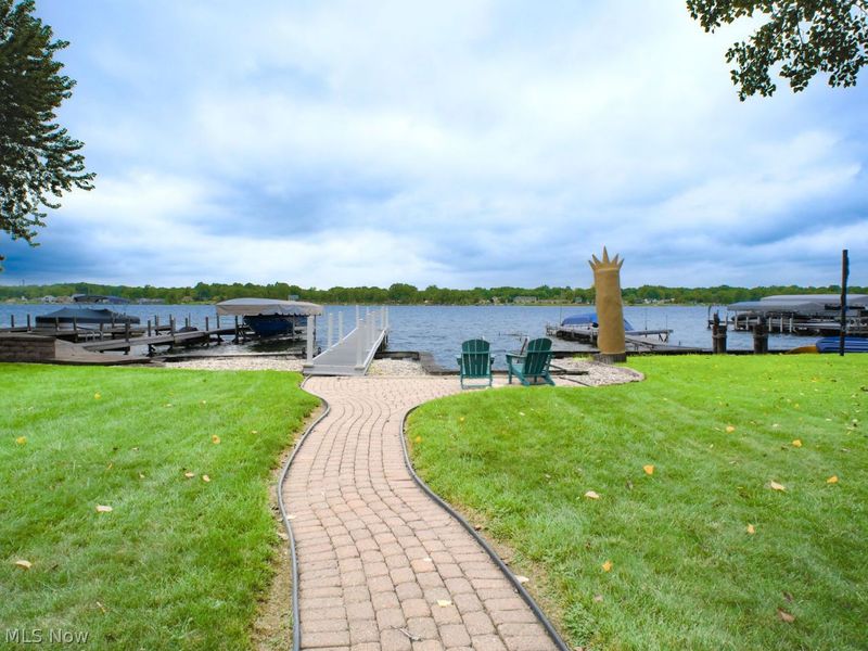 1614 NE River Road, Lake Milton, OH 44429 Photo 5