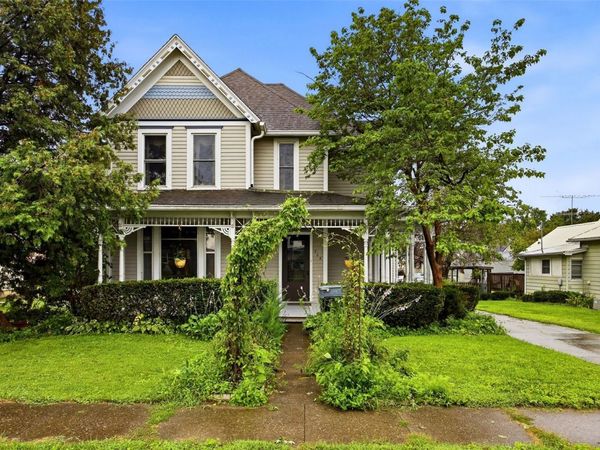 308 E 6th St , West Liberty, IA 52776