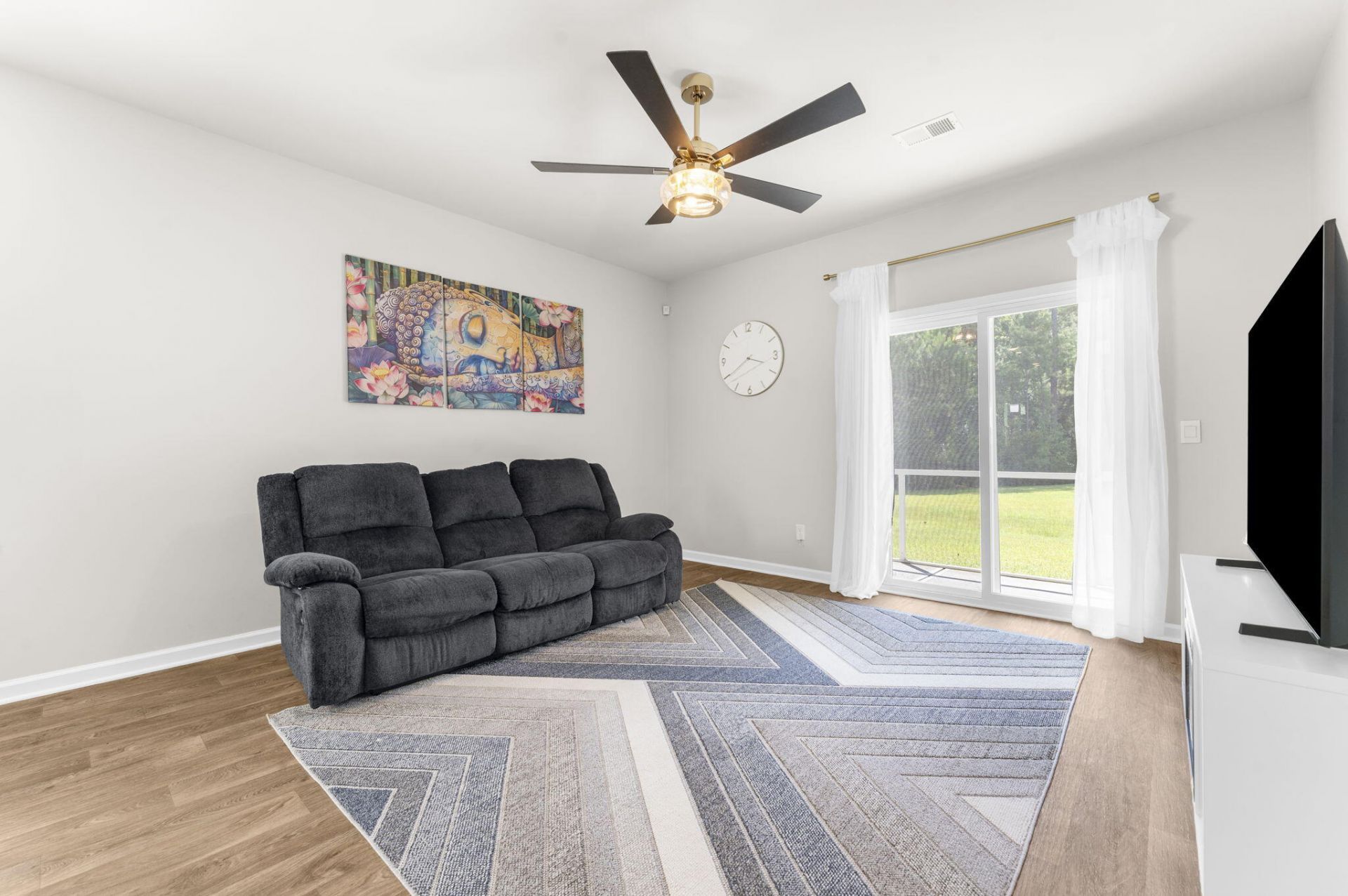 627 Silver Spruce Street Photo 9