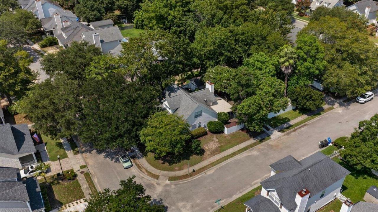 2452 Fulford Court Photo 10