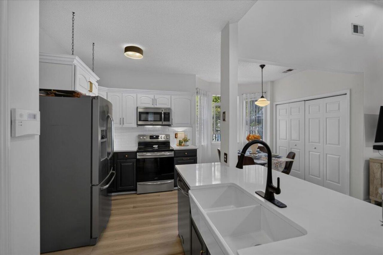 2452 Fulford Court Photo 22