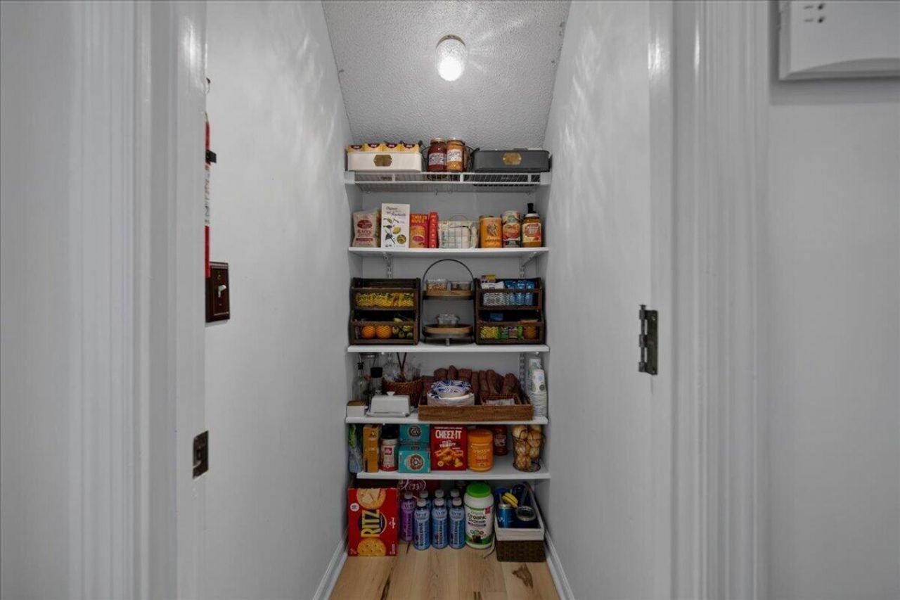 2452 Fulford Court Photo 24
