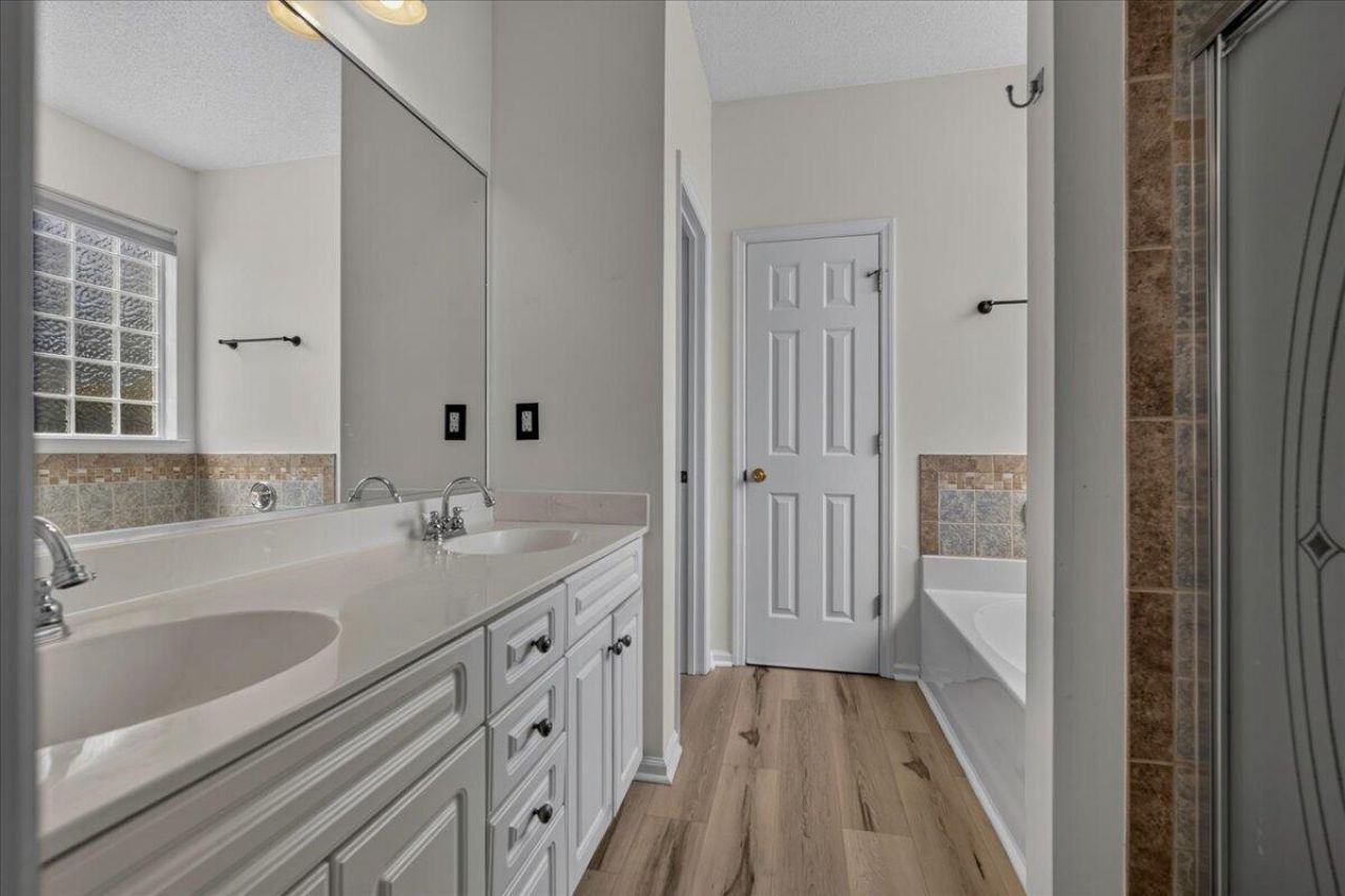 2452 Fulford Court Photo 32
