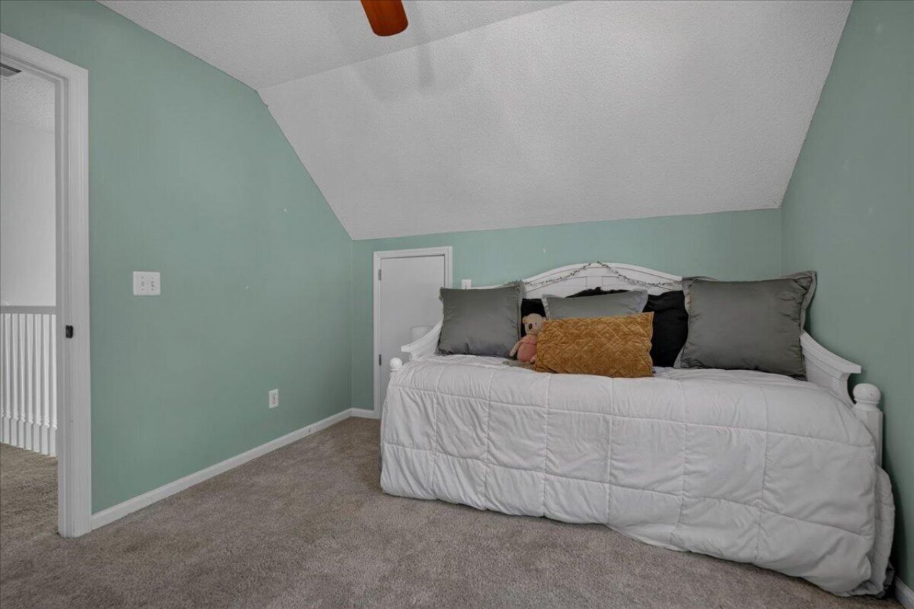 2452 Fulford Court Photo 36