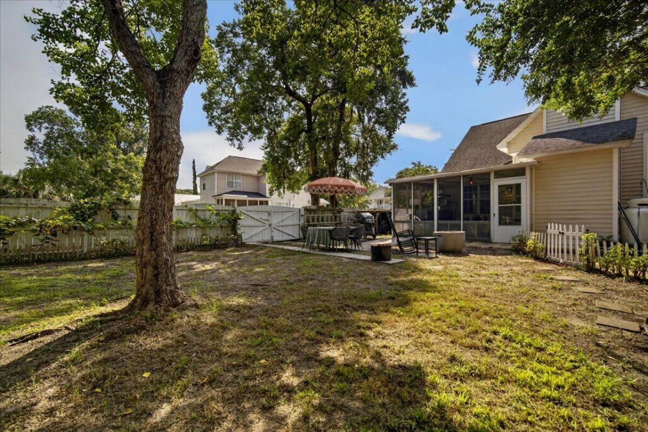 2452 Fulford Court Photo 46