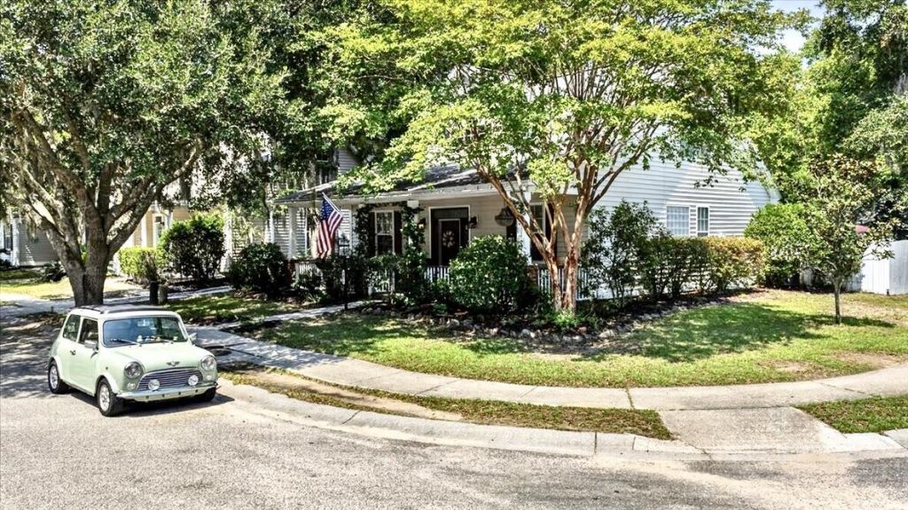 2452 Fulford Court Photo 5