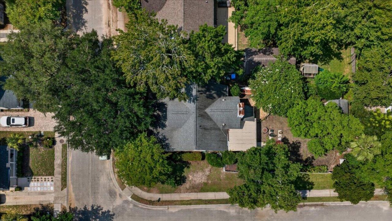 2452 Fulford Court Photo 9