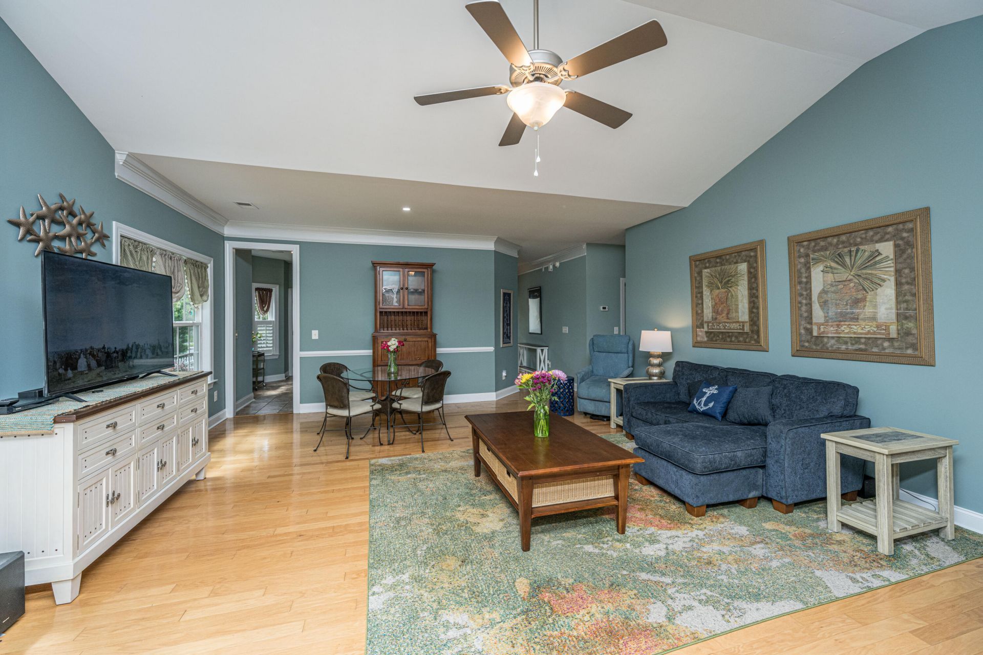 9124 Woodcreek Court Photo 11