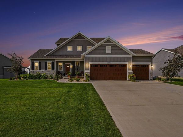 12623 Manchester Drive, Grand Haven, MI 49417