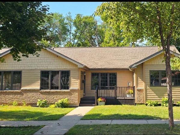 13 E 3rd Street, Morris, MN 56267
